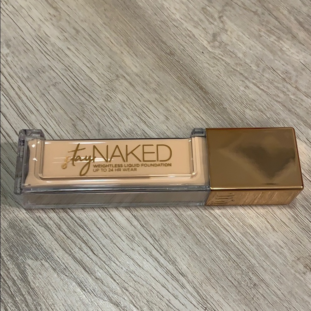 Urban Decay Weightless Liquid Foundation